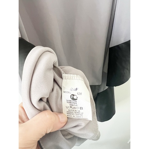 Zoi Flowy Blouse Grey Black faux leather XL - Picture 5 of 8